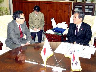 (2003.12.18) 일본 식품안전위원회 관계자 청장 예방