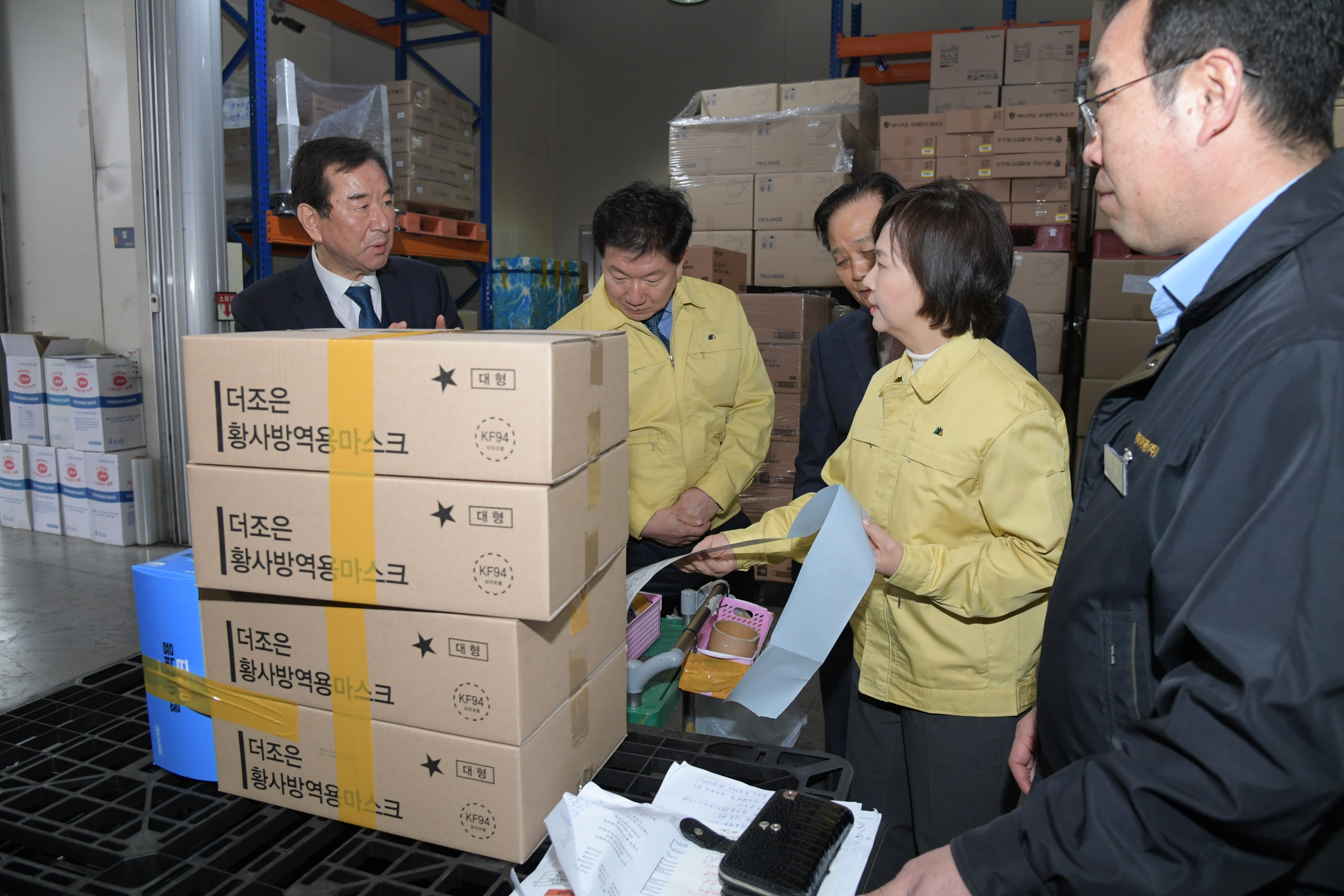 Photo News3 - [Mar. 10, 2020] Minister conducts inspection of public mask distribution center