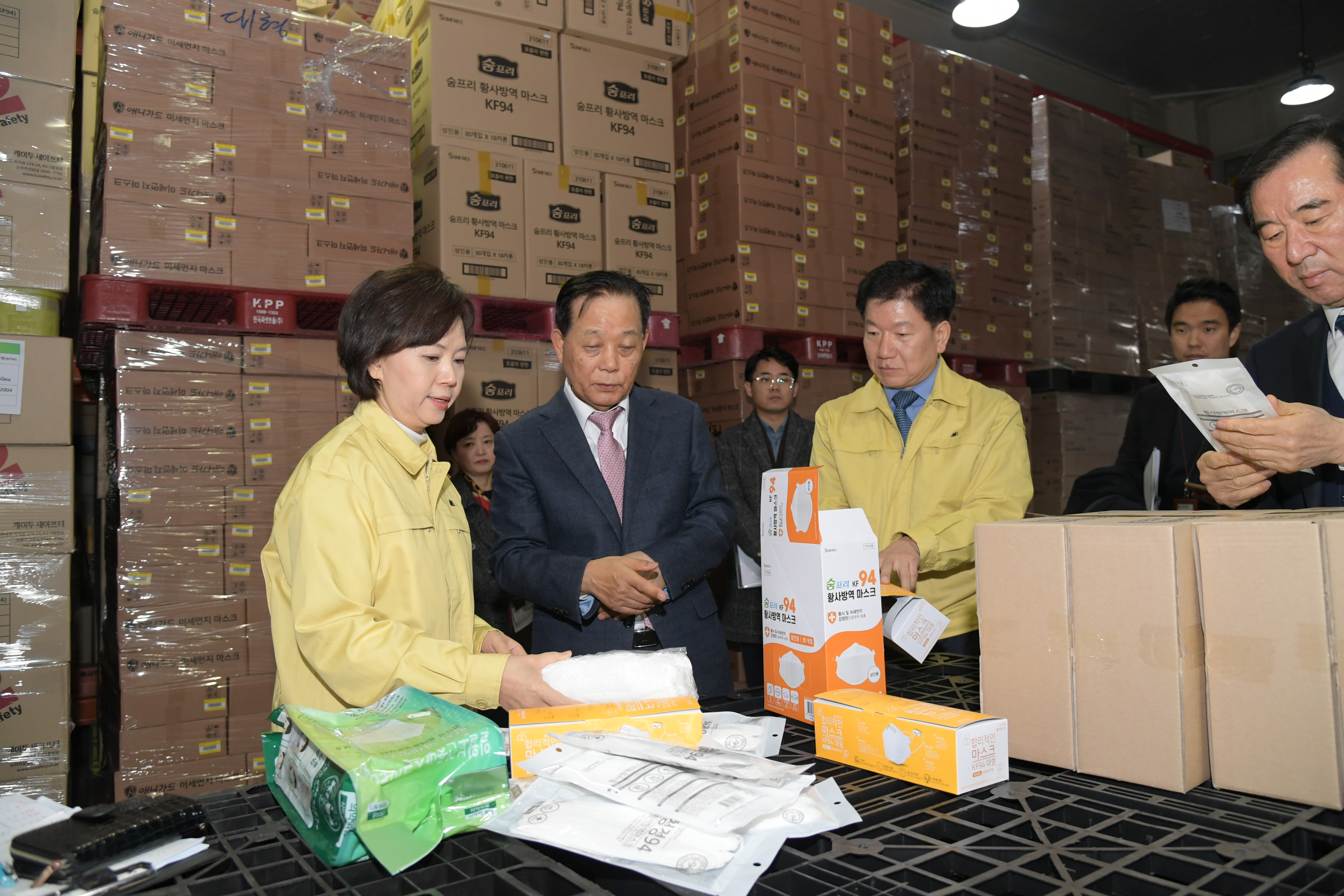 Photo News5 - [Mar. 10, 2020] Minister conducts inspection of public mask distribution center