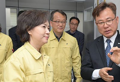 [Mar. 19, 2020] Minister visits filtering respirator testing and inspection agency