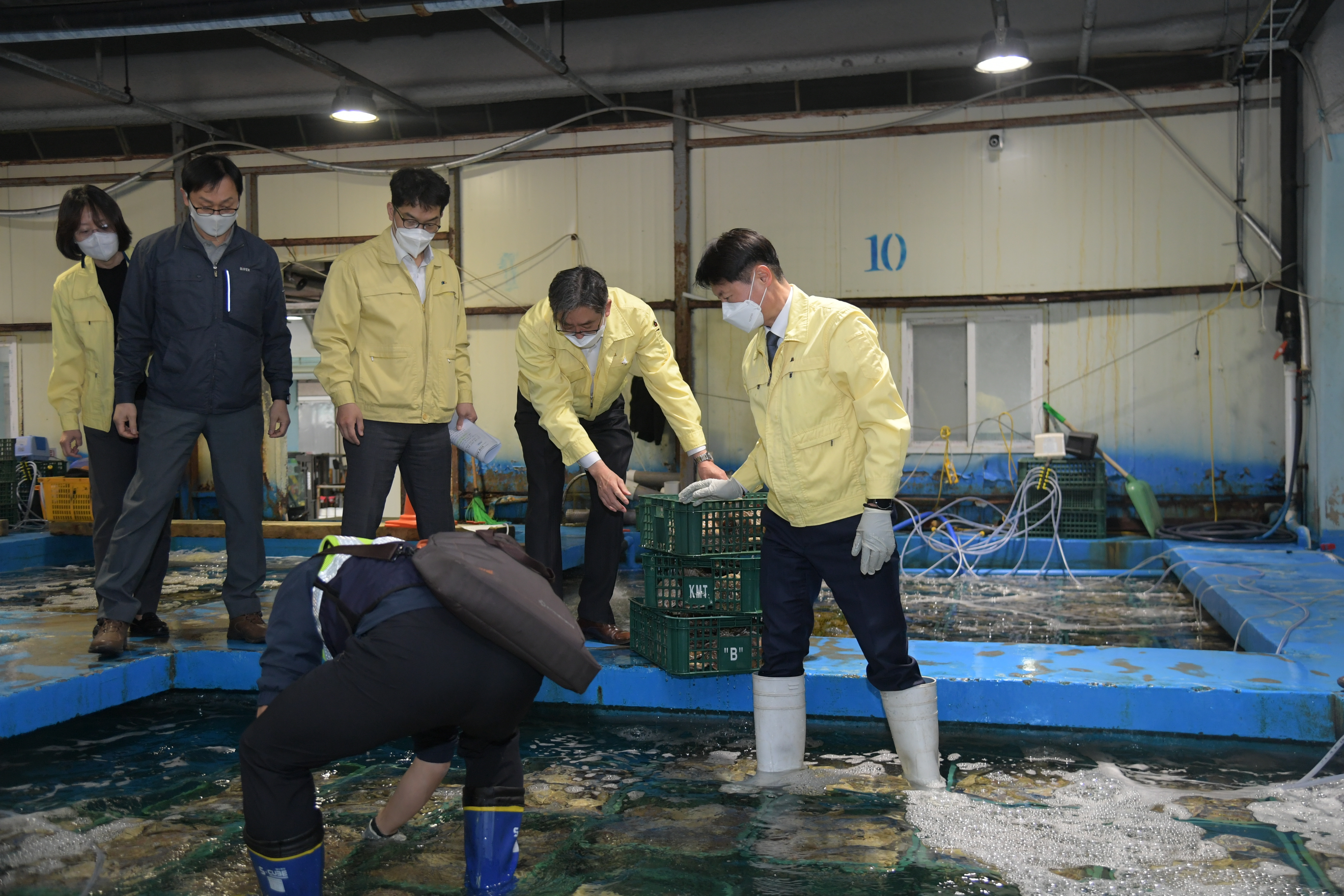 Photo News3 - [April 19, 2021] Minister visits Japanese fishery inspection site