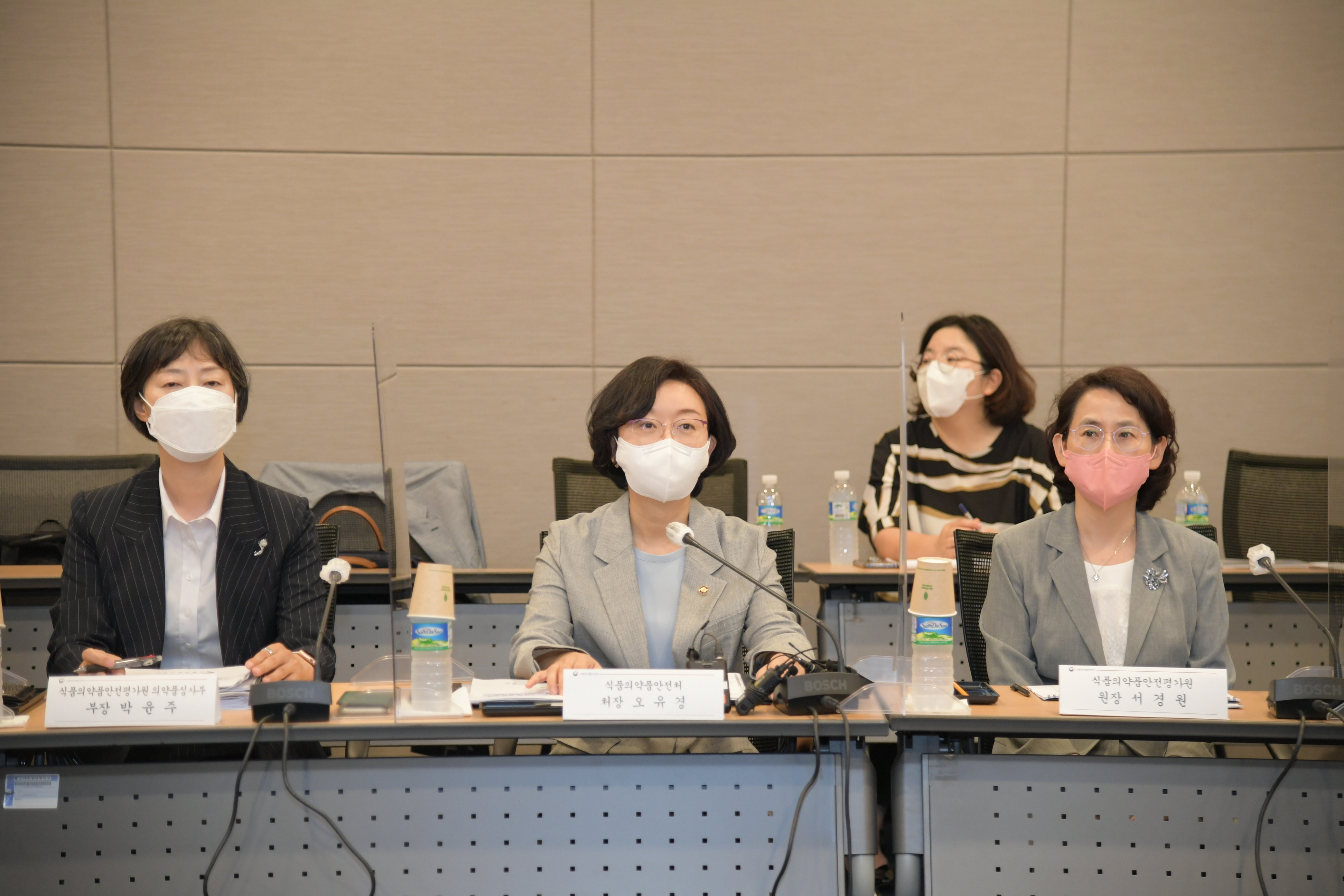 Photo News2 - [July 29, 2022] Minister Attends the Industry Meeting to Support Development of COVID-19 Vaccines and Therapeutics