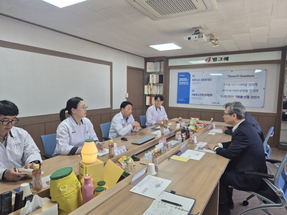 [25.4.30.(수)] 김명호 경인식약청장, 어린이 기호 축산물 제조업체 현장방문_1
