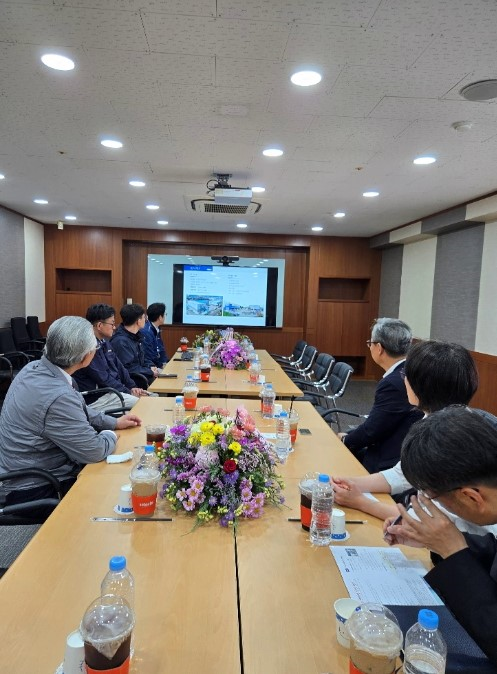 [25.5.22.(목)] 김명호 경인식약청장, 수입 위생용품업체 현장방문_1