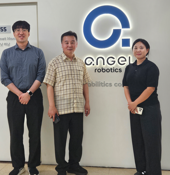 [25.6.25.(수)] 김명호 경인식약청장, 디지털의료기기 제조업체 현장방문_6