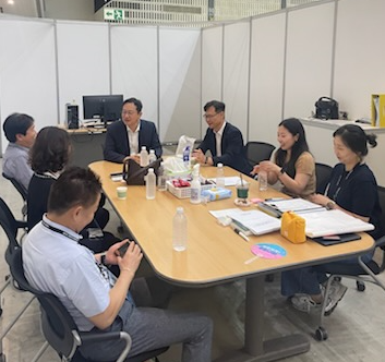 [25.7.31.(수)] 김명호 경인식약청장, '25년 APEC 회의 관련 식·음료 제조업체 현장방문_3