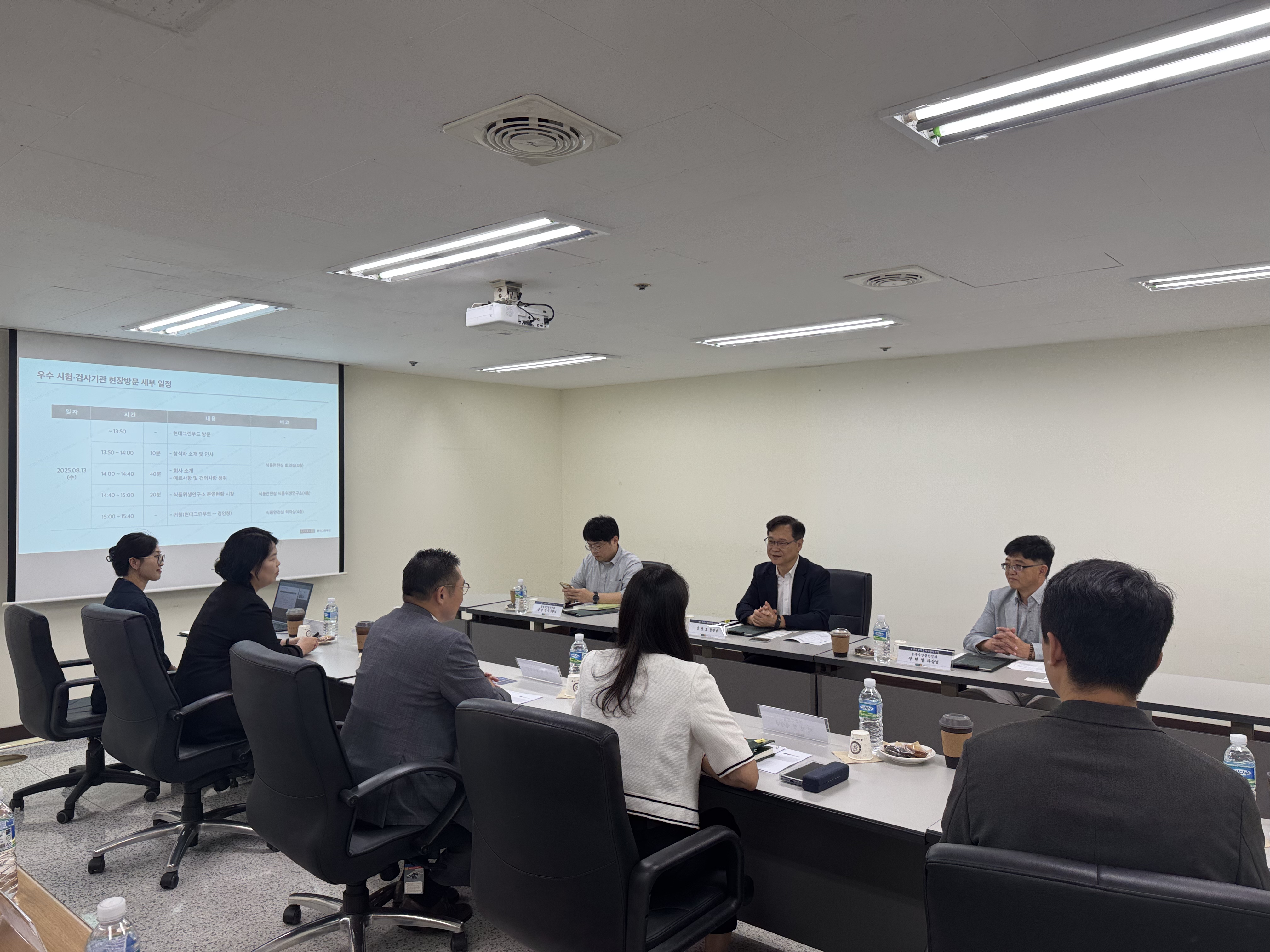 [25.8.13.(수)] 김명호 경인식약청청장, 우수 시험·검사기관 현장방문_1