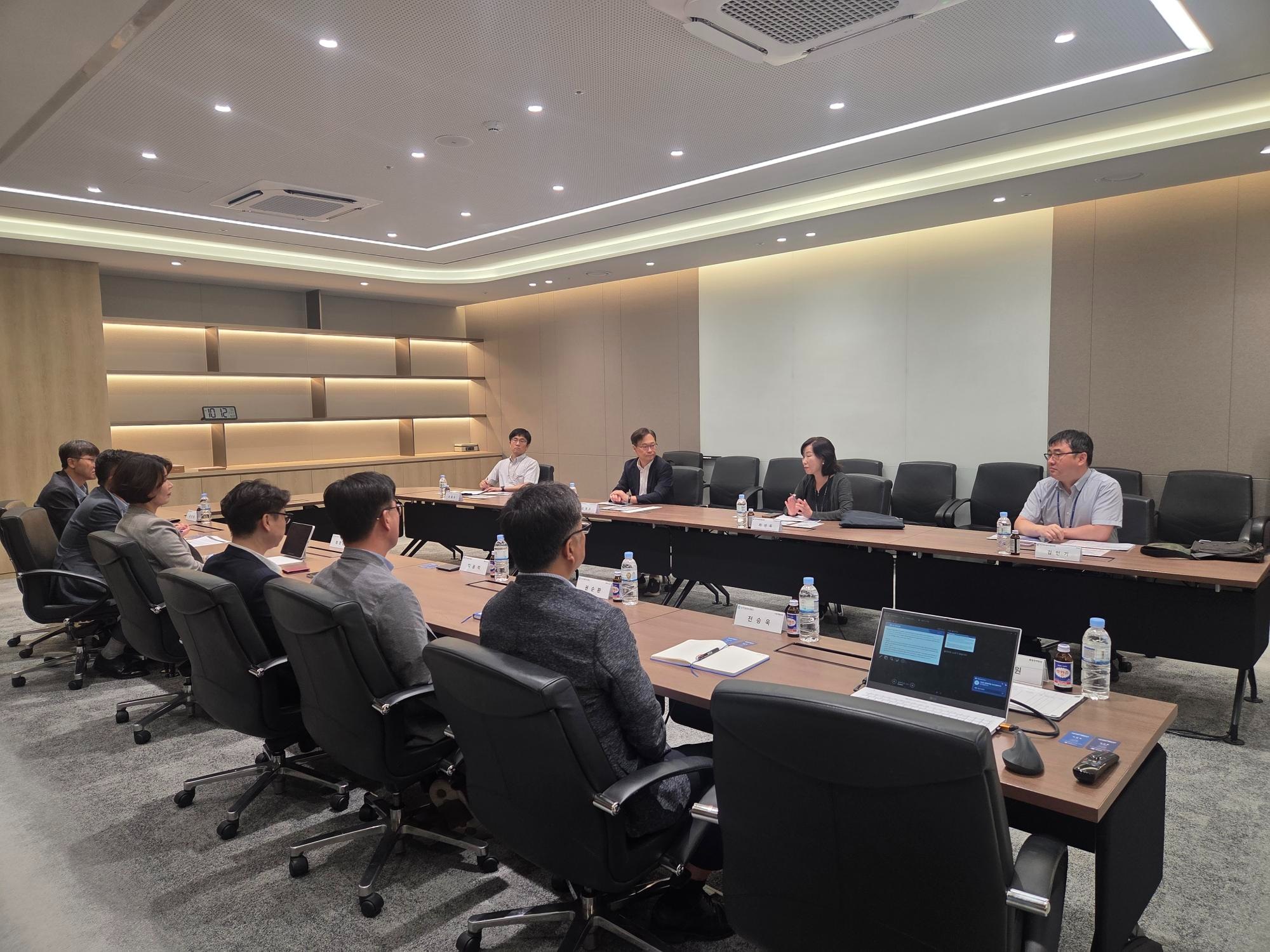 [25.8.22.(금)] 김명호 경인식약청청장, 바이오의약품 GMP 제조소 현장방문_4