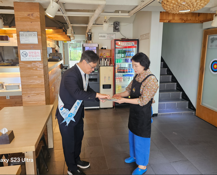 [25.9.9.(화)] 김명호 경인식약청장, 여름철 수산물 비브리오 패혈증 예방홍보_1