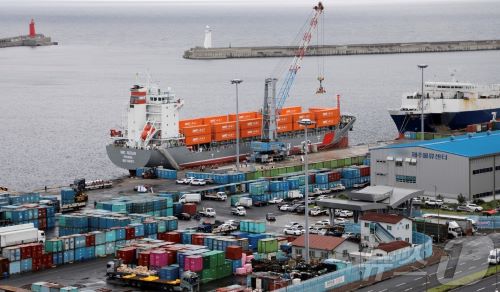 제주-칭다오 간 신규항로 입항식_2